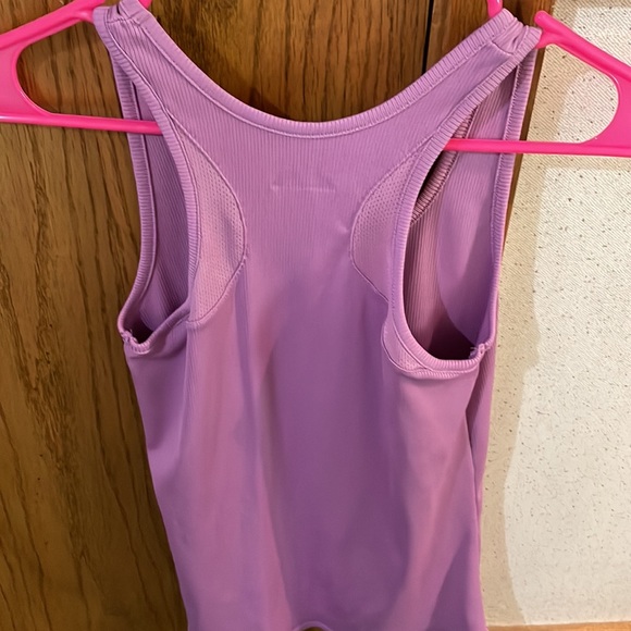 Under Armor tank tops size medium - Picture 3 of 10